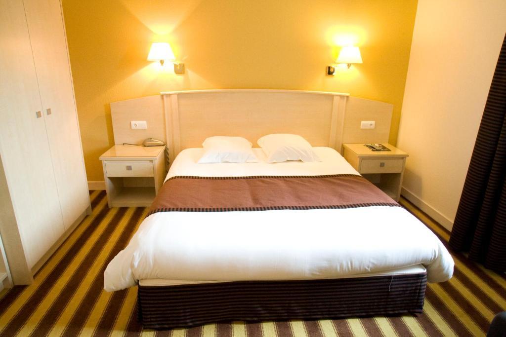 Logis L'Abreuvoir Heric Room photo
